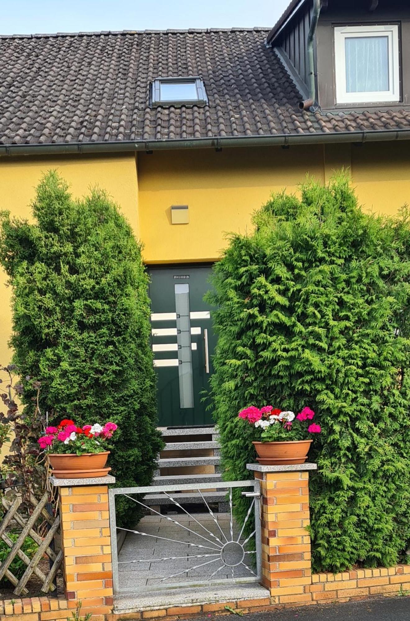 Gemuetliche 120 Qm Ferienwohnung Mit Balkon Adelsdorf Exteriör bild