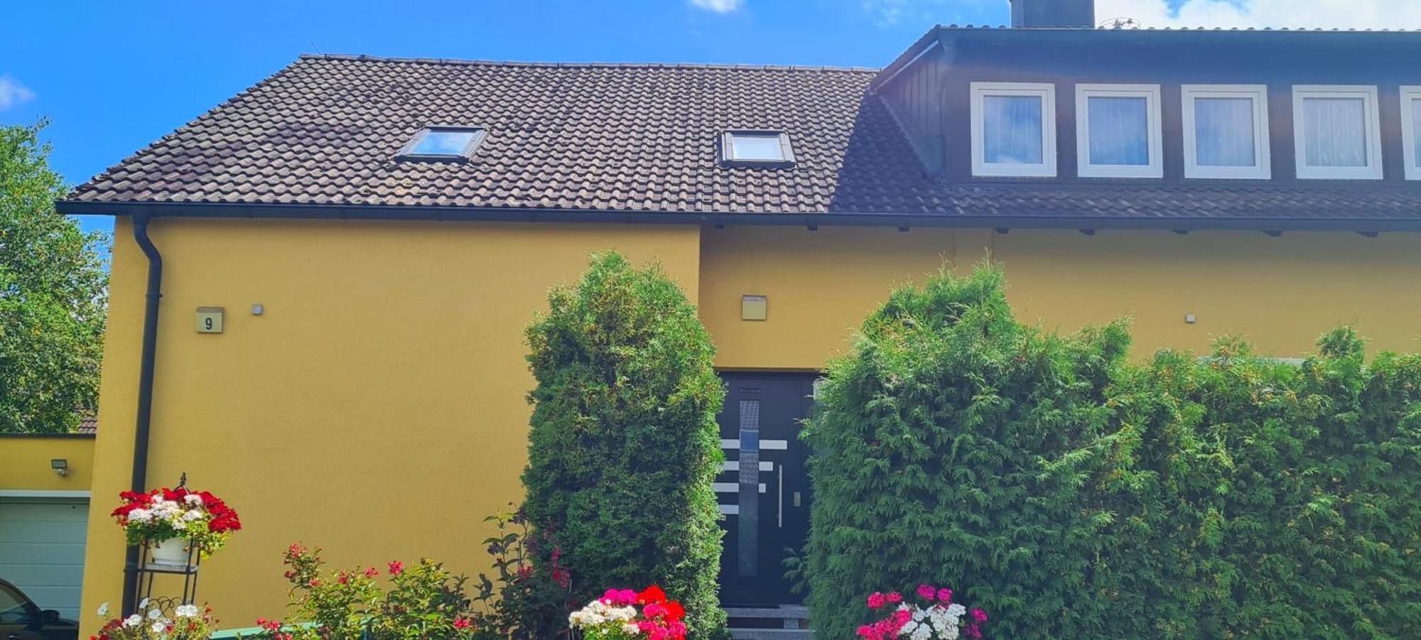 Gemuetliche 120 Qm Ferienwohnung Mit Balkon Adelsdorf Exteriör bild