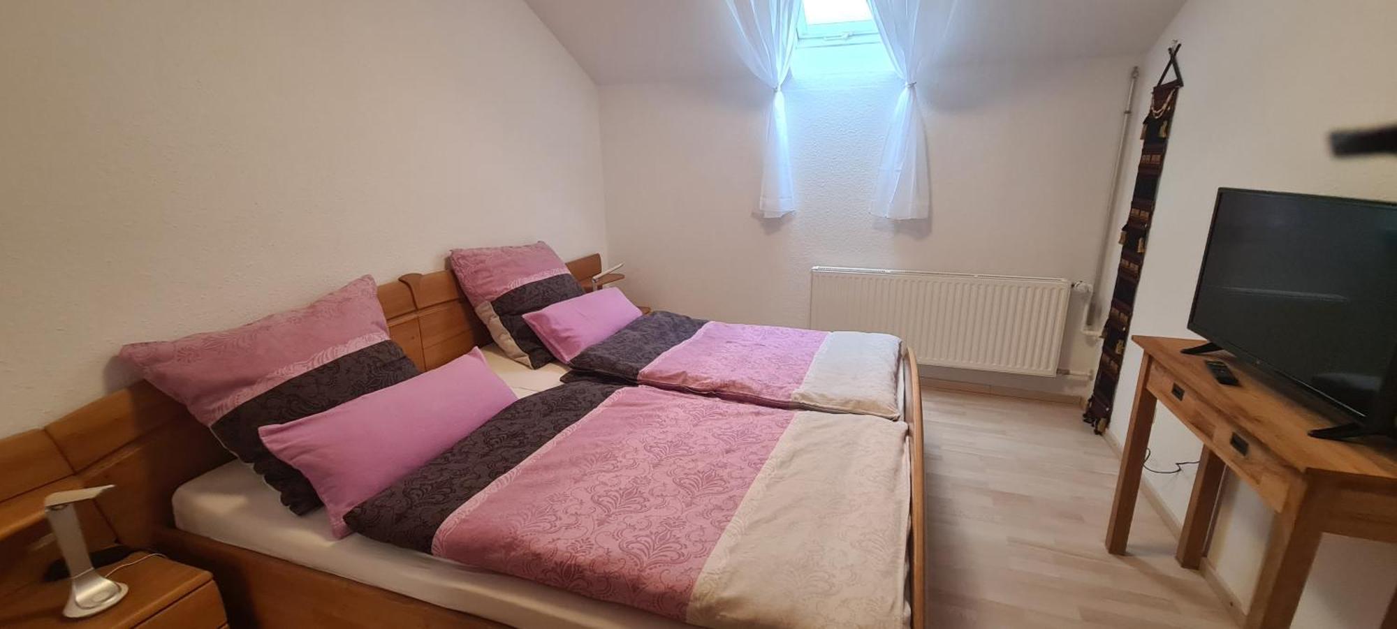 Gemuetliche 120 Qm Ferienwohnung Mit Balkon Adelsdorf Exteriör bild